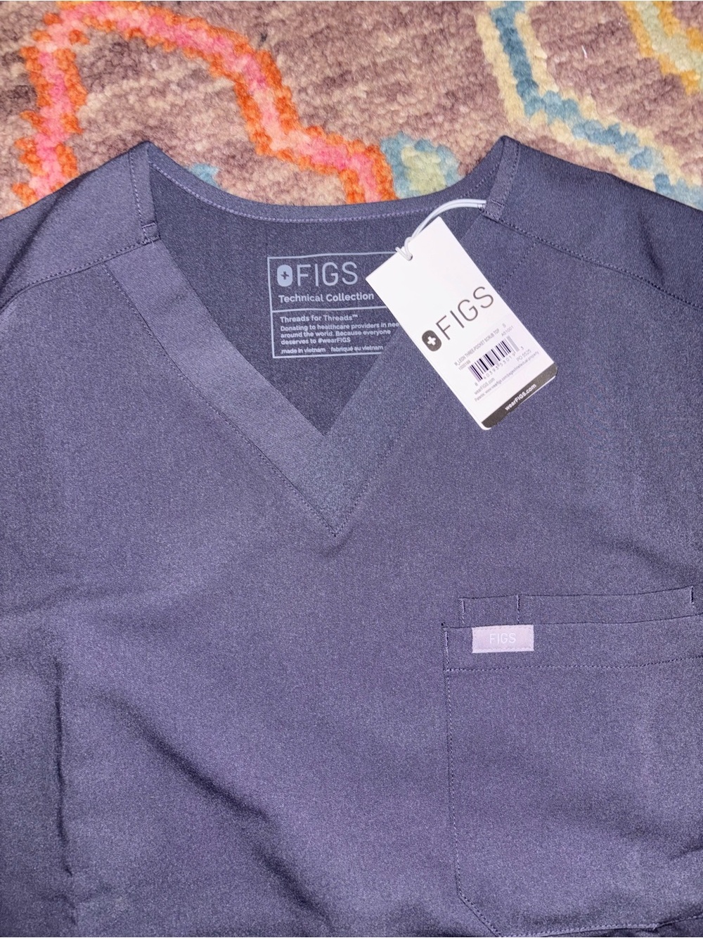 FIGS | Leon 3-pocket scrub - Picture 3 of 5